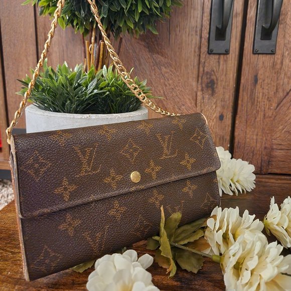 Louis Vuitton Handbags - LOUIS VUITTON SARAH WALLET